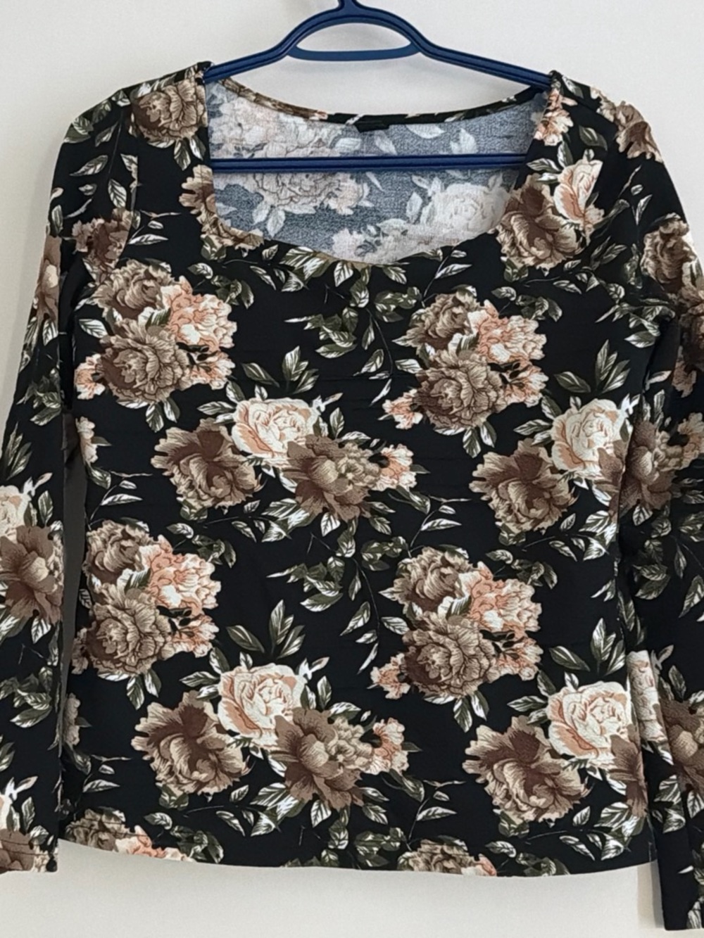 SHEIN Black Long-Sleeve Scoop Neck Top with Brown & Cream Floral Print